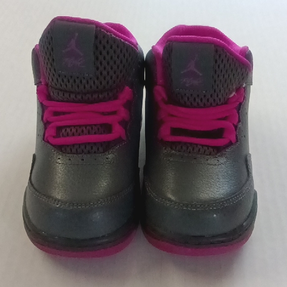 Jordan Sneakers - Picture 1 of 8